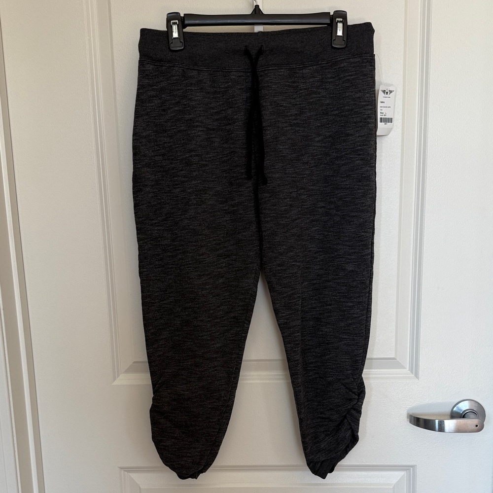 Black Jogger Capris